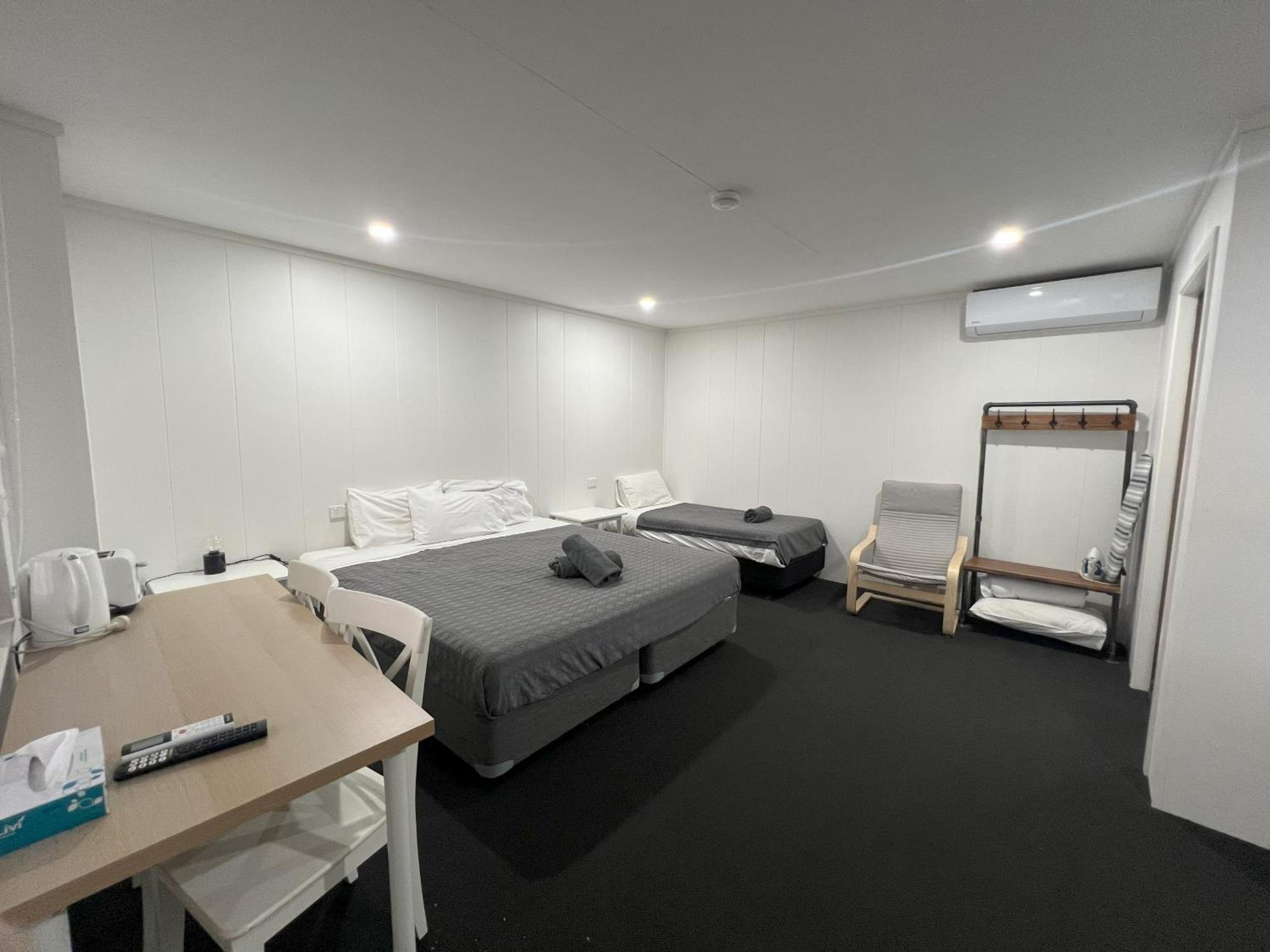Abajaz Motel-Central-King Bed-Shaded Parking Longreach Exteriér fotografie