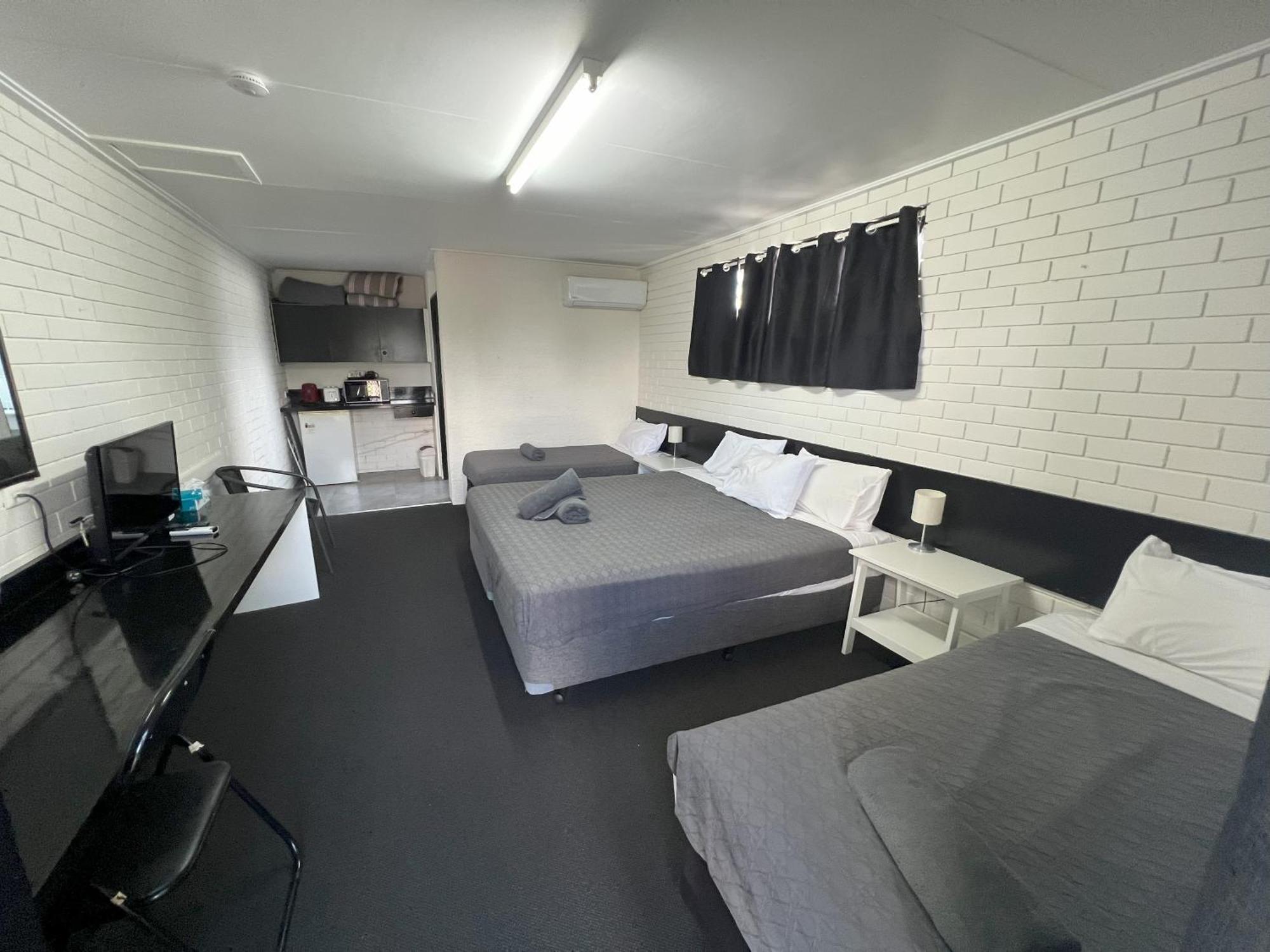 Abajaz Motel-Central-King Bed-Shaded Parking Longreach Exteriér fotografie